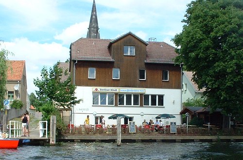 Pension Fhrhaus von der Mggelspree gesehen