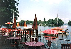 Blick auf die Terasse des Cafe L&B