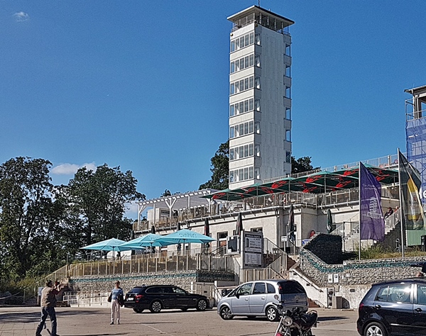 Der Müggelturm mit Terasse